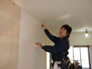 クロス張替え中