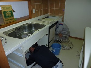 キッチン解体中