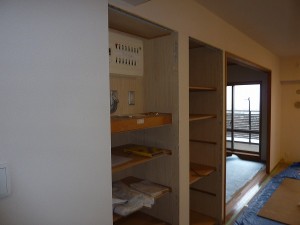 納戸扉も。