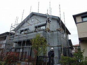 雨も小降りになり。