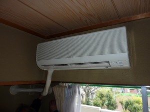エアコン撤去前。