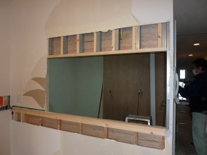 カウンター下地作業真っ只中。