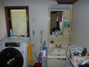 洗面所改修前。