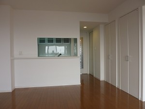 キッチン方向へ。