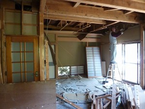 和室解体中。