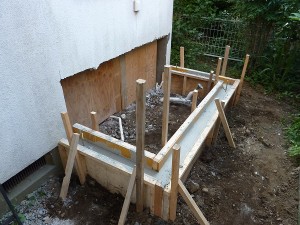 基礎工事も完了し。