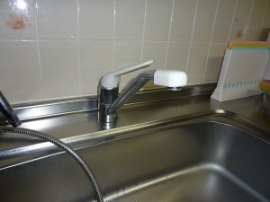 既存のキッチン水栓金具。