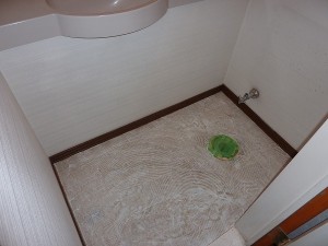 トイレ取外し後。