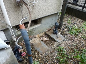 給湯器を取外し。