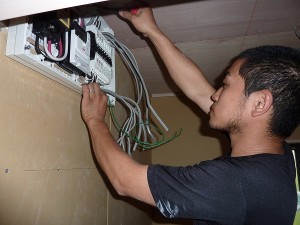 電気担当のてっちゃんで～す。