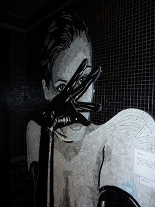 トイレ内のモザイクタイル。