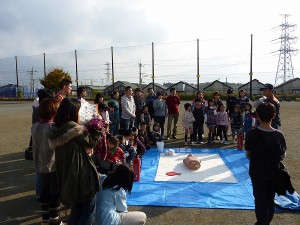 こんな大勢（これでも半分）