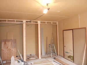間仕切りも少しづつ。