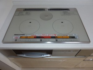 日立製：３ｋｗ３ｋｗの高出力ＩＨワイドに。。。
