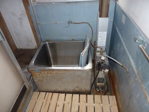 既存のお風呂はこんな感じ。。。