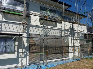 南側の中塗り終了後の様子。。。