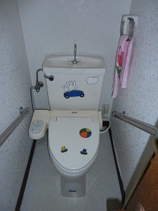 約２０年程前の新築時からのトイレ。
