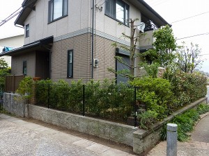 フェンスを取り付けて。。。