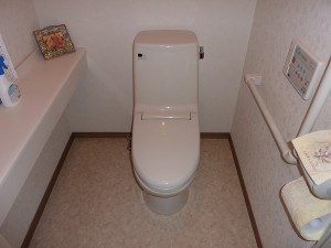 既存はＩＮＡＸの一体型シャワートイレでした。。。