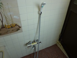 お風呂場のシャワー水栓は。。。