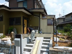 フェンスを取付。。。