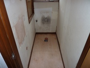 １階トイレの床は。。。