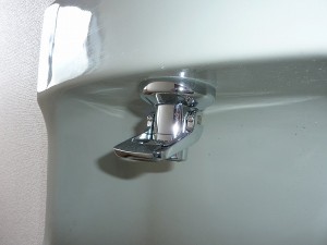 手洗器の水栓金具は。。。