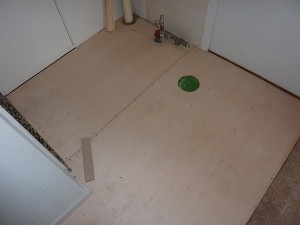床下地木工事完了。
