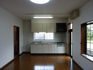 キッチンはリフォームしておりませんので。。。