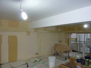 天井のクロス張り始め①