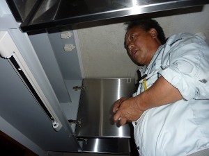 手元灯配線は。。。