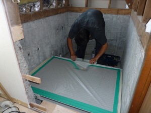 システムバス組立途中。