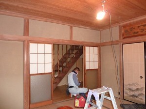 和室壁紙下地工事着工前。