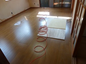 元々はカーペット敷きなのです。。。