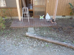 右側も撤去して。。。つっかえ棒。