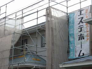 大屋根も下屋根も。。。
