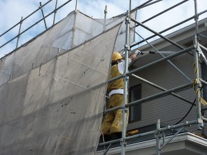 屋根以外も高圧洗浄作業にて。
