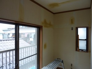 ユーティリティ内張替え前。
