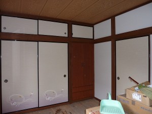 廊下の向こう側の和室６畳間は。
